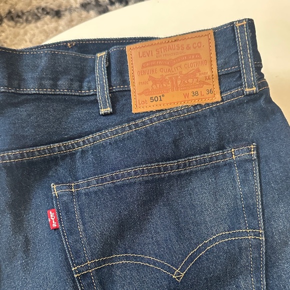 Levi's Men’s Dark Blue Straight Jeans - 501 Style - Picture 2 of 6